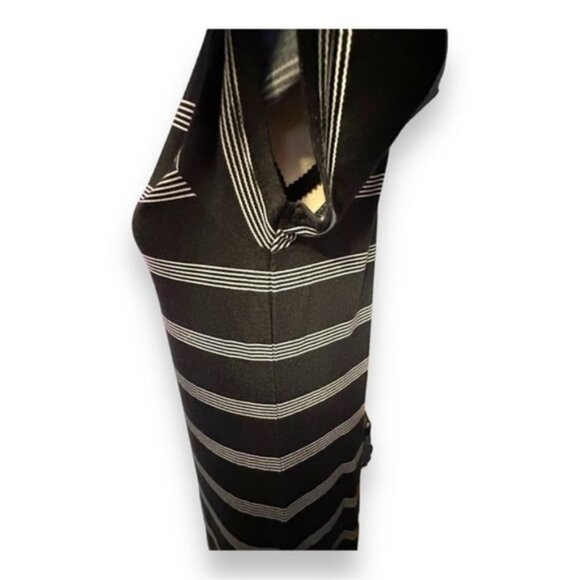 Women’s Short Sleeve Strappy Back Striped Maxi Dress Medium - Picture 6 of 7